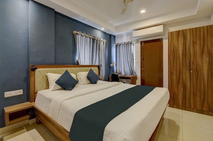 Imagen de la habitación del Hotel The Sun Suites. Foto 2