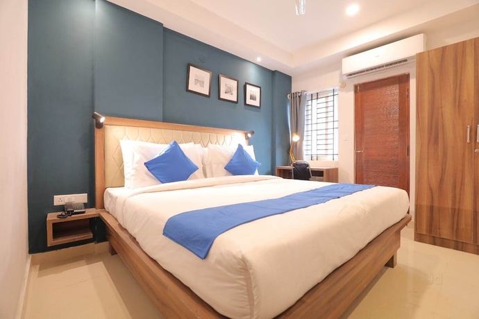 Imagen de la habitación del Hotel The Sun Suites. Foto 5