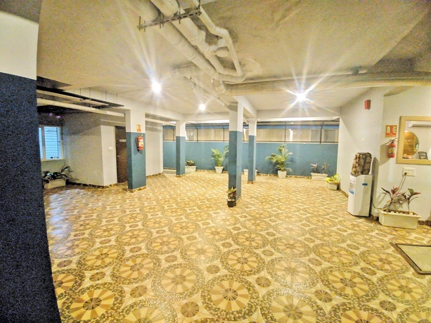 Imagen de los interiores del Hotel The Sun Suites. Foto 18