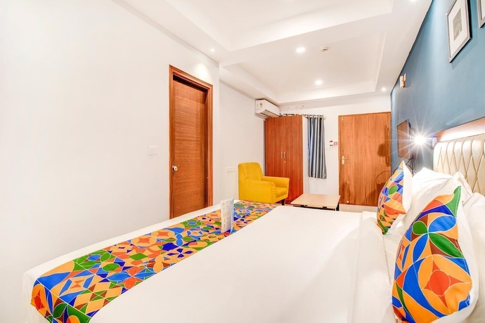 Imagen de la habitación del Hotel The Sun Suites. Foto 9