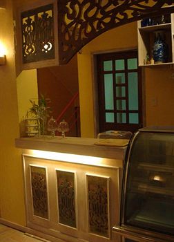Imagen general del Hotel The Sun Villa Beachfront Resort and Spa. Foto 4