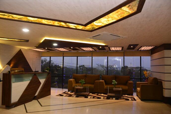 Imagen general del Hotel The Suncity. Foto 14