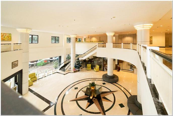 Imagen de los interiores del Hotel The Sunerra Bandung City Center. Foto 17