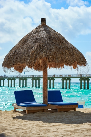 Imagen de los exteriores del Hotel The Sunny. Foto 9