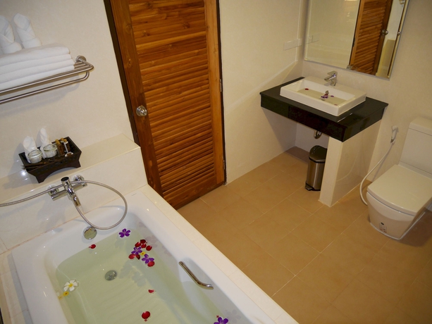 Imagen de la habitación del Hotel The Sunset Beach Resort Koh Kho Khao. Foto 4