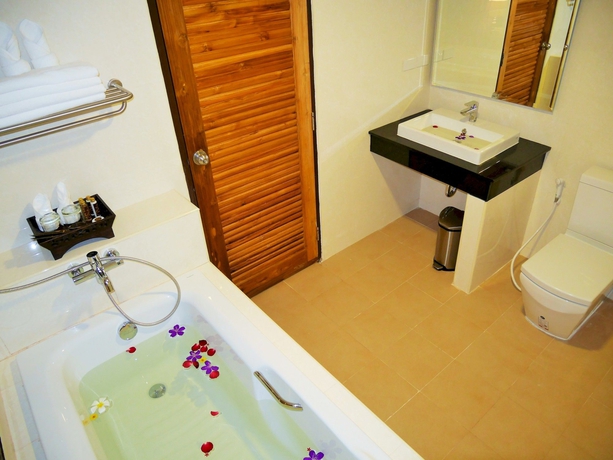 Imagen de la habitación del Hotel The Sunset Beach Resort Koh Kho Khao. Foto 6