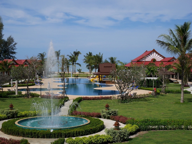 Imagen de la piscina del Hotel The Sunset Beach Resort Koh Kho Khao. Foto 13