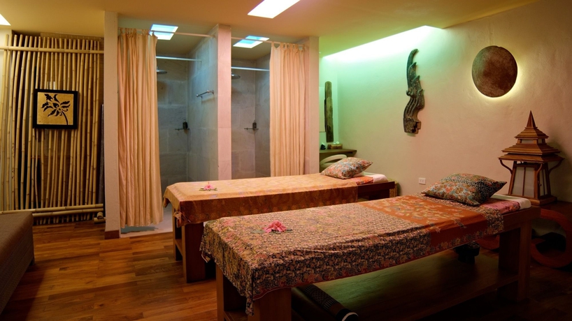 Imagen de los interiores del Hotel The Sunset Beach Resort and Spa Taling Ngam. Foto 10