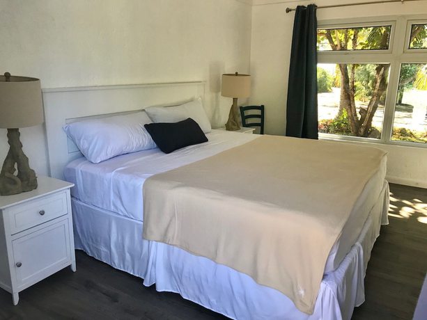 Imagen de la habitación del Hotel The Sunset Cove and Rainbow Room. Foto 7