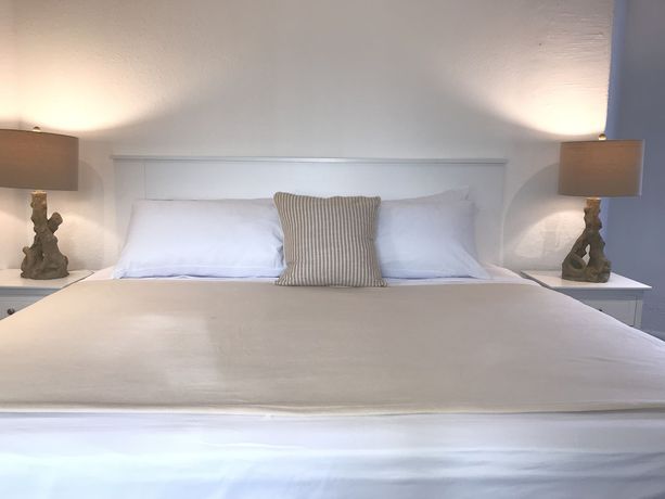 Imagen de la habitación del Hotel The Sunset Cove and Rainbow Room. Foto 9