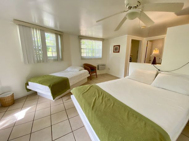 Imagen de la habitación del Hotel The Sunset Cove and Rainbow Room. Foto 12