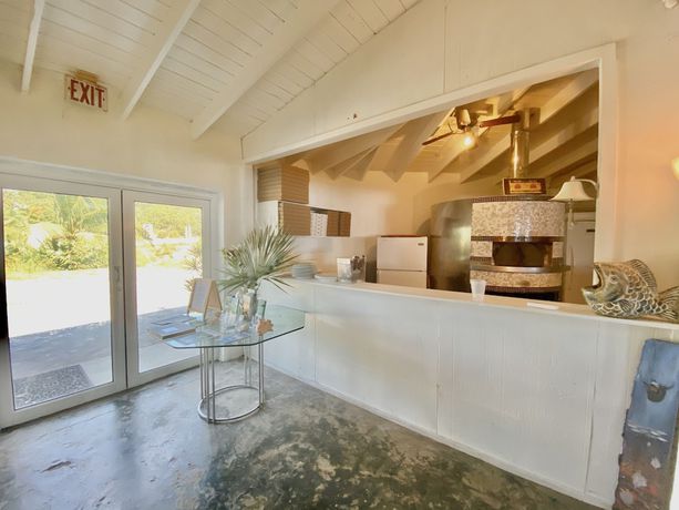 Imagen de los interiores del Hotel The Sunset Cove and Rainbow Room. Foto 18