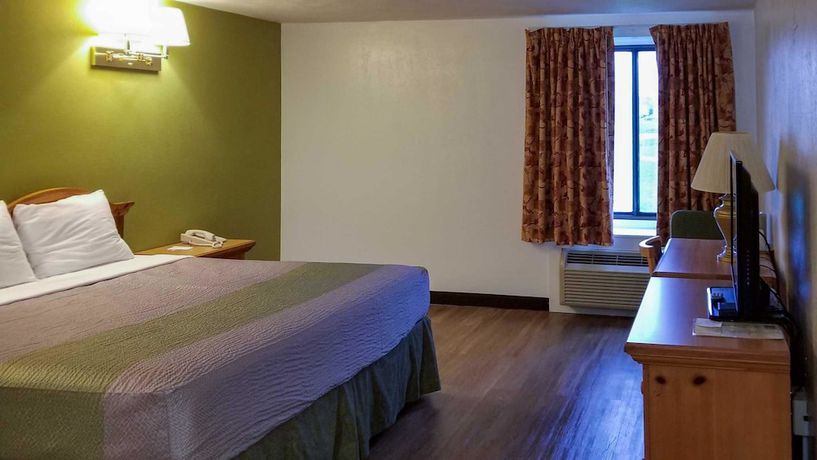 Imagen de la habitación del Hotel The Sunset Inn, Oriskany. Foto 10