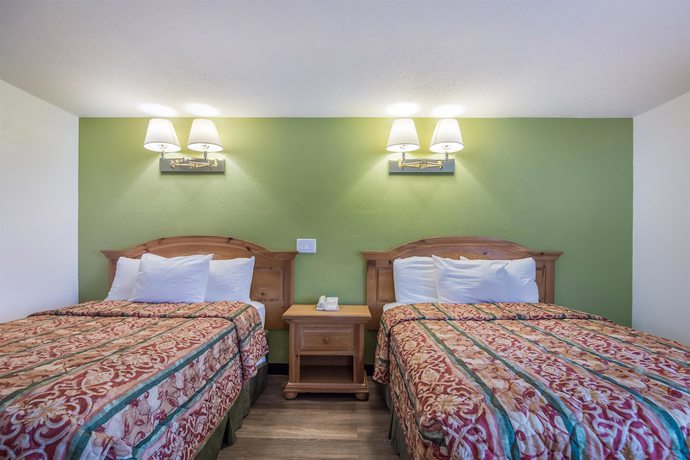 Imagen de la habitación del Hotel The Sunset Inn, Oriskany. Foto 13