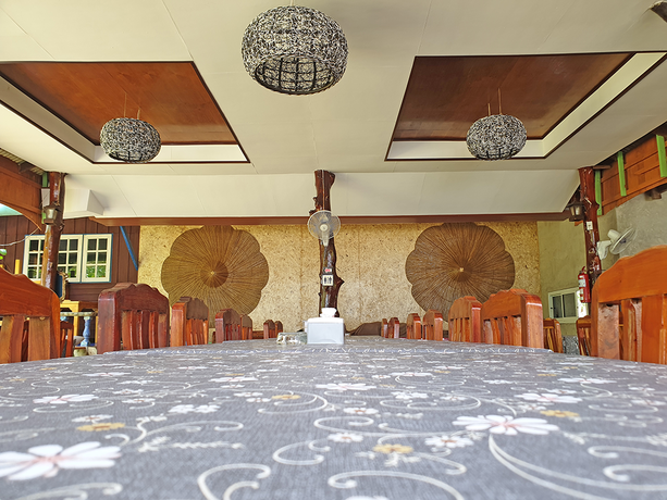 Imagen del bar/restaurante del Hotel The Sunshine Resort. Foto 7