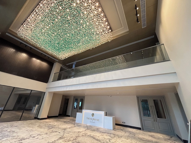 Imagen de los interiores del Hotel The Supreme and Banquet. Foto 14