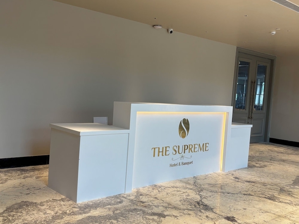 Imagen de los interiores del Hotel The Supreme and Banquet. Foto 15