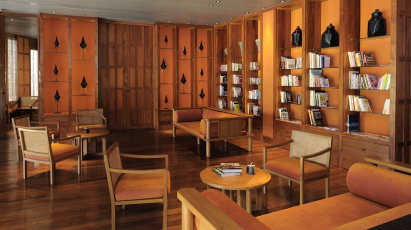 Imagen de los interiores del Hotel The Surin Phuket. Foto 14