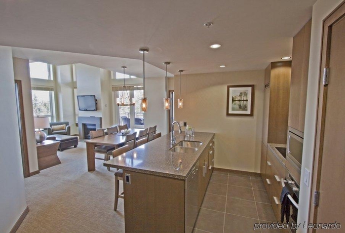 Imagen general del Hotel The Sutton Place Revelstoke Mountain Resort. Foto 8