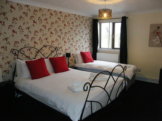 Imagen de los exteriores del Hotel The Swan At Stoford. Foto 13