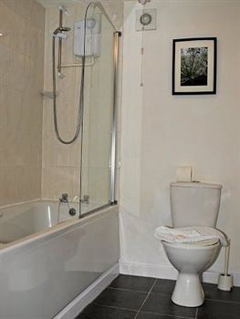 Imagen del bar/restaurante del Hotel The Swan, Bristol. Foto 6