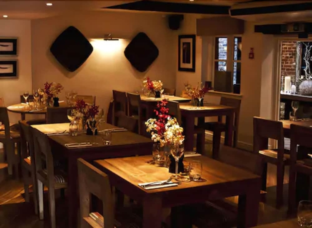 Imagen del bar/restaurante del Hotel The Swan Inn. Foto 2