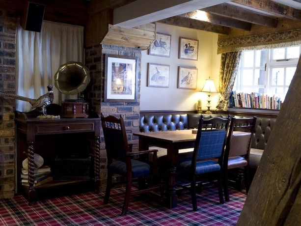 Imagen del bar/restaurante del Hotel The Swan Inn, Nantwich. Foto 4