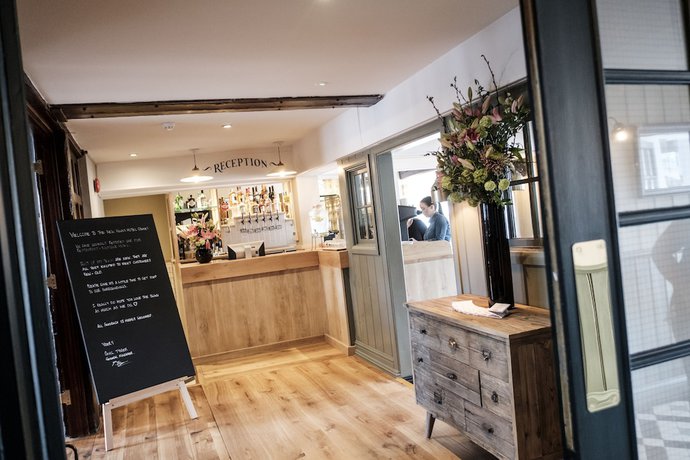 Imagen de los interiores del Hotel The Swan, Staines-upon-Thames. Foto 20