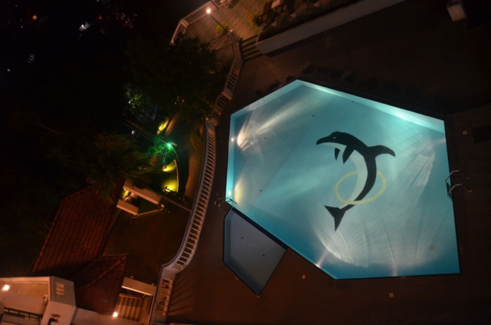 Imagen de la piscina del Hotel The Swiss Residence. Foto 15