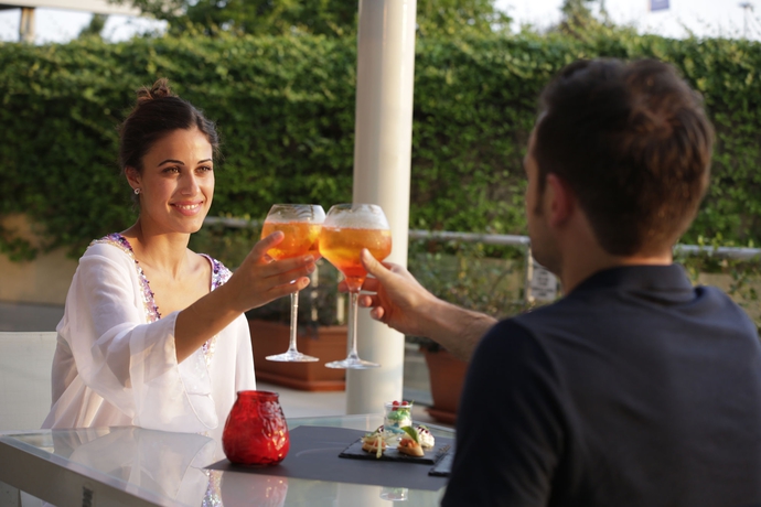 Imagen de la piscina del Hotel The Sydney, Bolonia. Foto 15