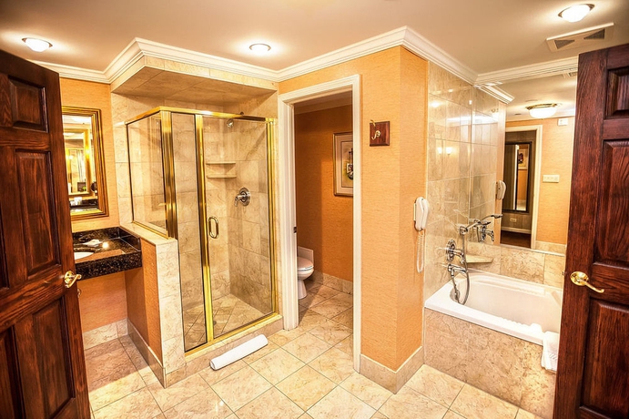 Imagen de la habitación del Hotel The Talbott. Foto 3