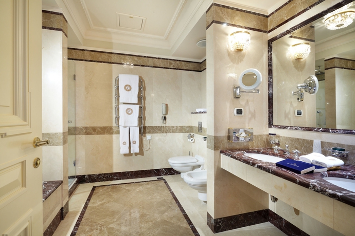 Imagen de la habitación del Hotel The Taleon Imperial. Foto 12