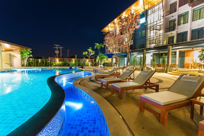 Imagen de la piscina del Hotel The Tama. Foto 16