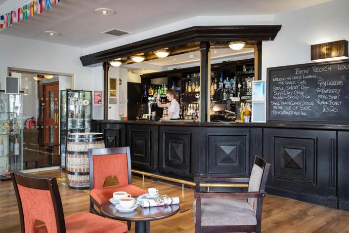 Imagen del bar/restaurante del Hotel The Tarbet. Foto 4