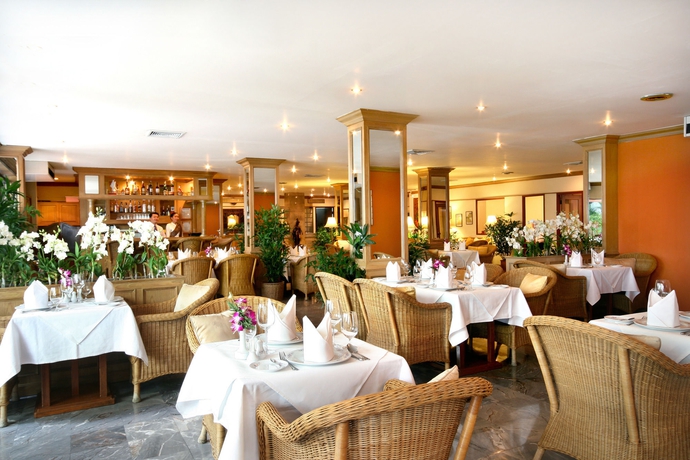 Imagen del bar/restaurante del Hotel The Tarntawan Surawong Bangkok. Foto 3