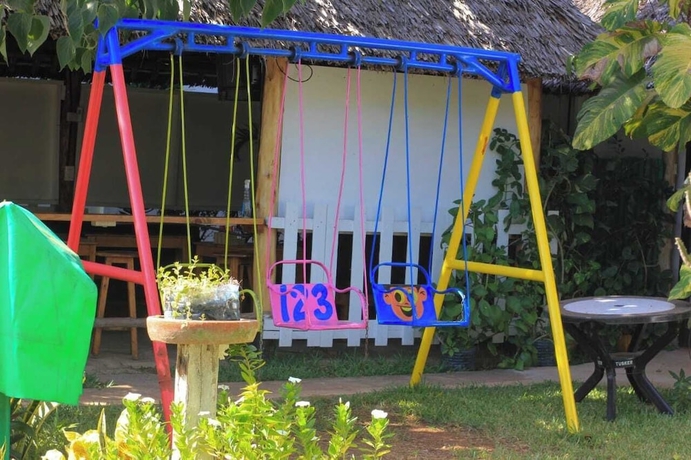 Imagen de los exteriores del Hotel The Tavern Inn Shanzu. Foto 16