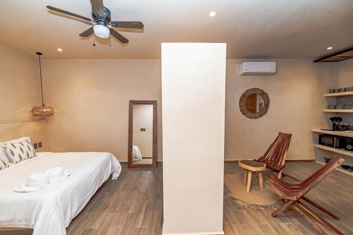 Imagen de la habitación del Hotel The Teodoro. Foto 15