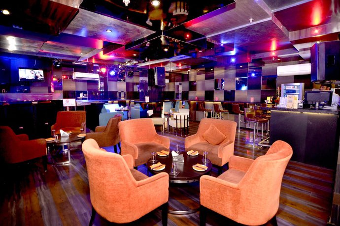 Imagen del bar/restaurante del Hotel The Theme Jaipur. Foto 10
