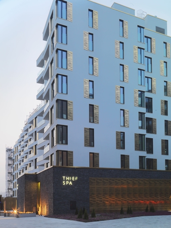 Imagen de la piscina del Hotel The Thief. Foto 15