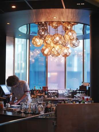 Imagen del bar/restaurante del Hotel The Thief. Foto 2