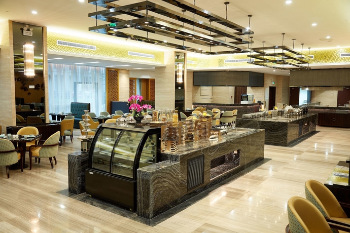 Imagen del bar/restaurante del Hotel The Thousand Lantern Lake. Foto 8
