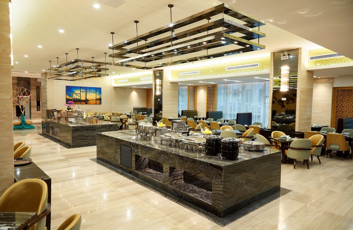 Imagen del bar/restaurante del Hotel The Thousand Lantern Lake. Foto 9