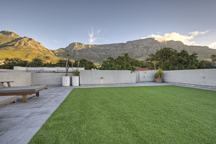 Imagen de los exteriores del Hotel The Three Boutique. Foto 12