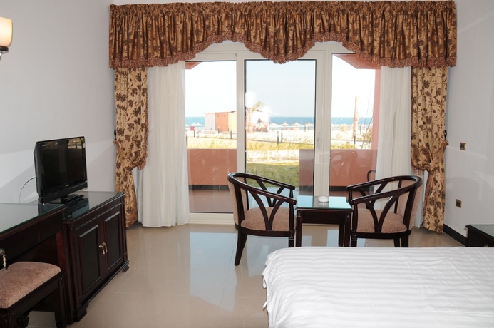 Imagen general del Hotel The Three Corners Happy Life Beach Resort. Foto 13