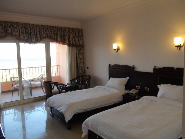 Imagen general del Hotel The Three Corners Happy Life Beach Resort. Foto 14