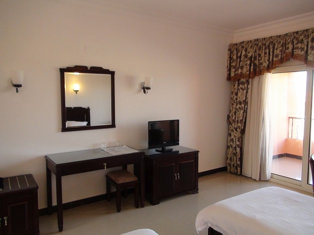 Imagen general del Hotel The Three Corners Happy Life Beach Resort. Foto 15