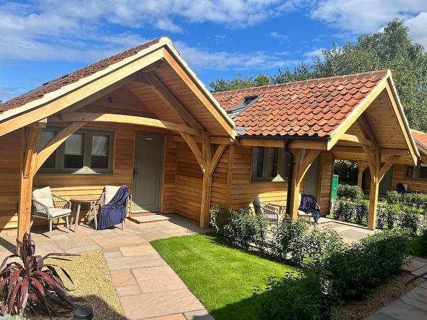 Imagen de los exteriores del Hotel The Three Horseshoes Warham. Foto 16