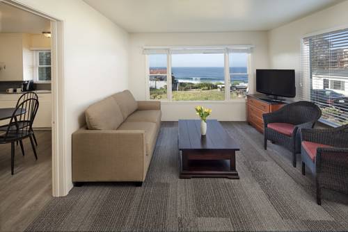 Imagen de la habitación del Hotel The Tides Oceanview Inn and Cottages. Foto 11