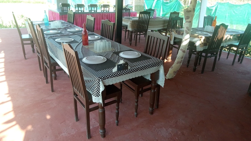 Imagen del bar/restaurante del Hotel The Tiger Hill Sariska Resort. Foto 4
