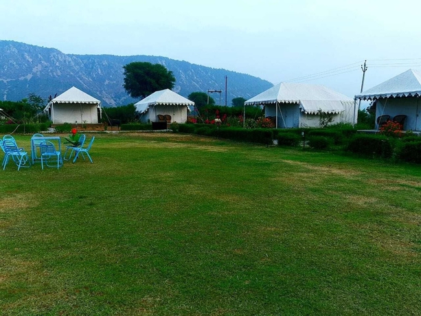 Imagen de los exteriores del Hotel The Tiger Hill Sariska Resort. Foto 14
